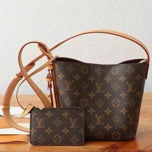 Louis Vuitton Women's Handbag